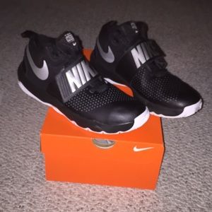 NWT Basketball shoes